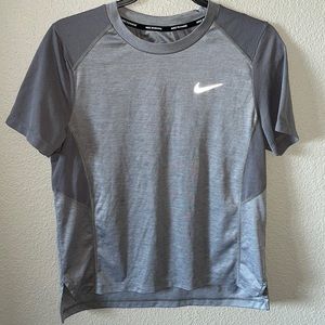 Women’s Nike Dri Fit Shirt Size M